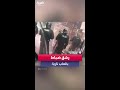 رشق ضباط بألعاب نارية خلال أعمال الشغب في بريطانيا رشق ضباط بألعاب نارية خلال أعمال الشغب في بريطانيا