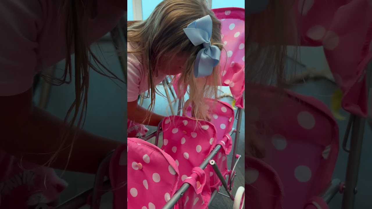 Home Cute Kids Game! Naomi’s doll playtime at home