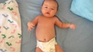 20090705 Baby Arthur Taking Shower 02