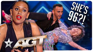 Download Lagu Ze is 96?! De jury kan het niet geloven! | America's Got Talent MP3 Download Lagu Ze is 96?! De jury kan het niet geloven! | America's Got Talent MP3