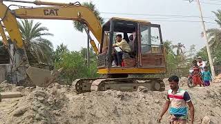 এছকোমিটার দিয়ে রাস্তার বেড রোলার দিয় হচ্ছে।