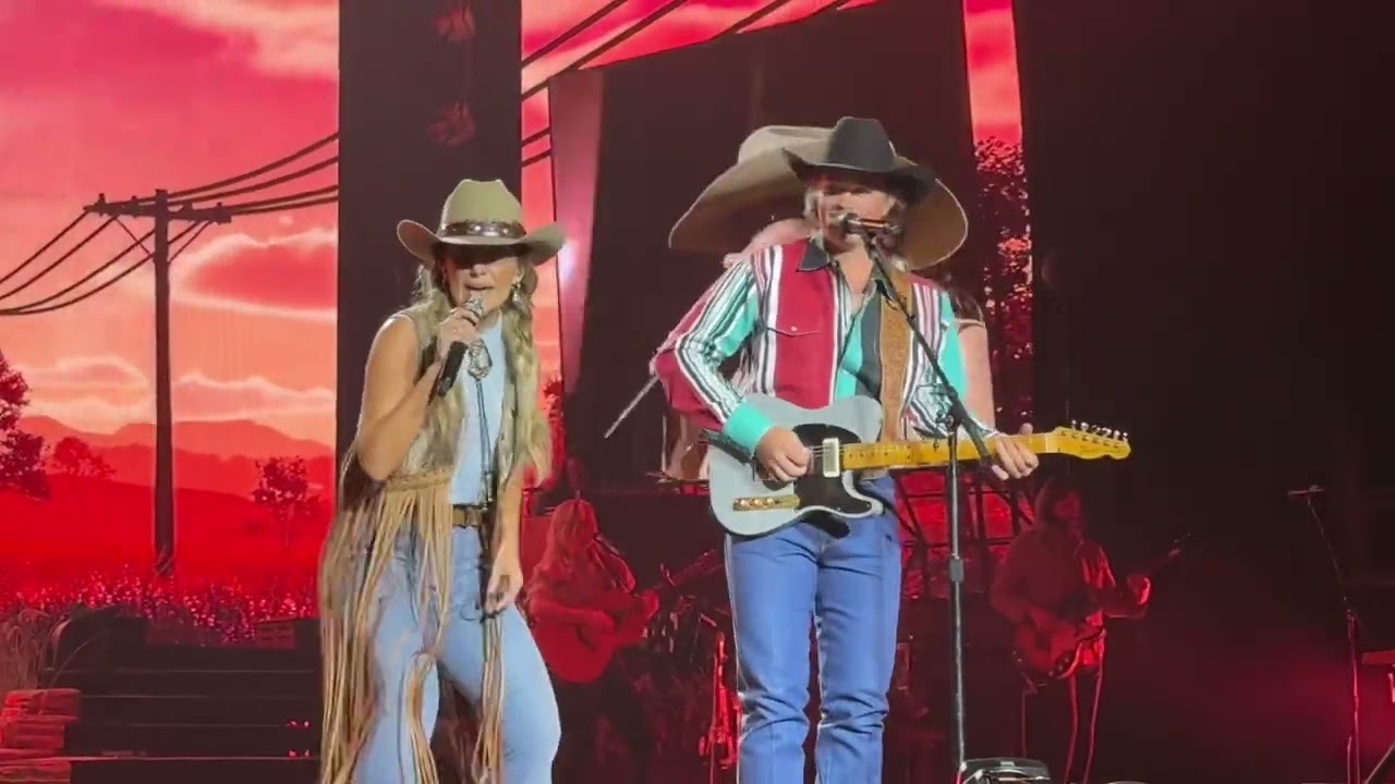 Lainey Wilson with Zach Top 11/2/24 Evansville IN Concert song 14 Keeping up with Jones