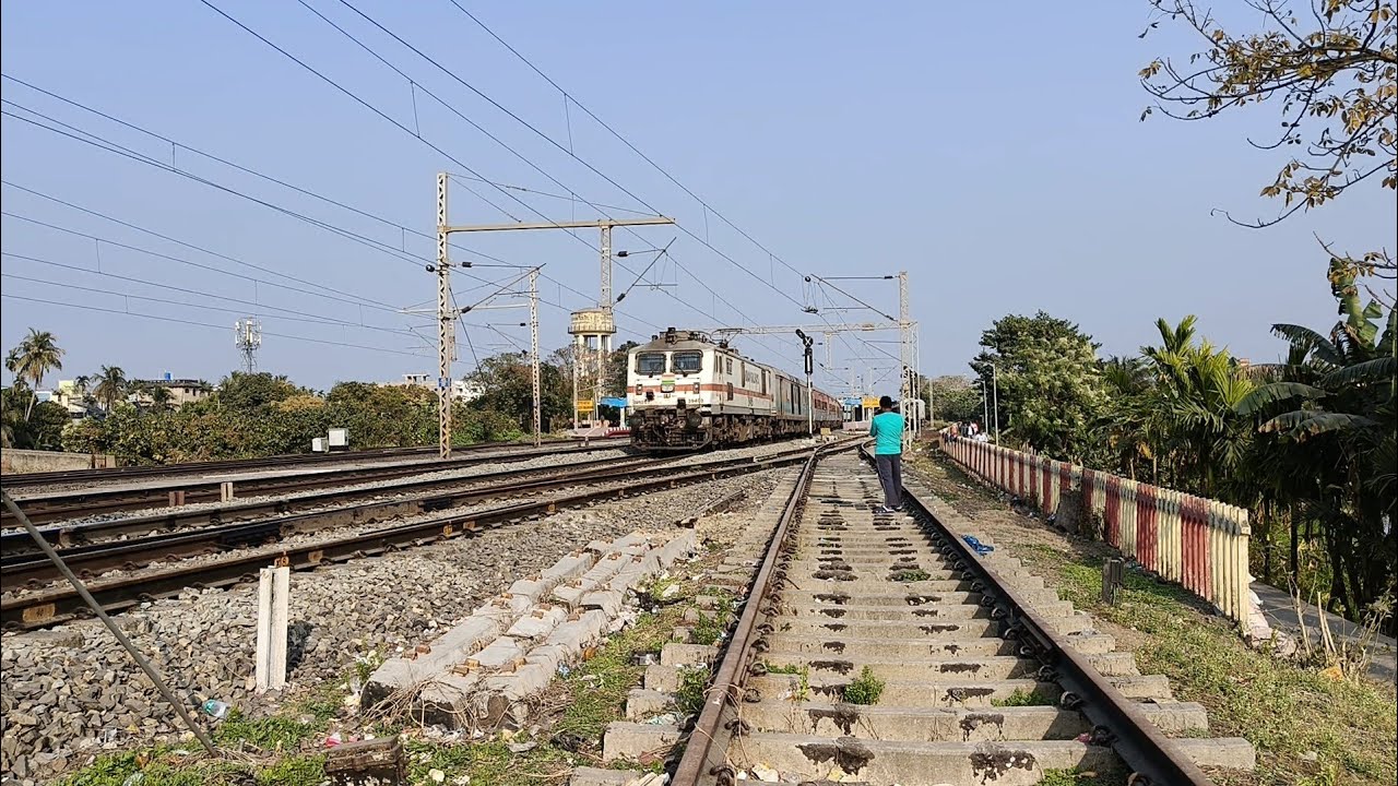 Morning train in SE Railway 🚂🚃