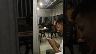Pertama kali nyanyi di warkop