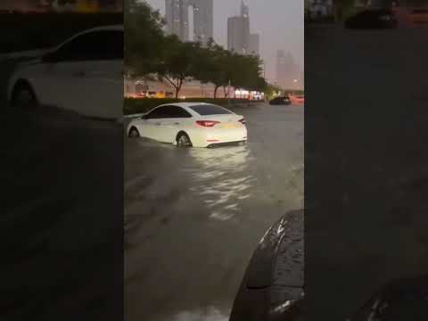 Di Landa Banjir kota Dubai Uni emirates arab 17-11-2023 #shorts