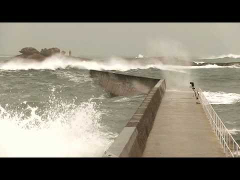 Ile De Sein digue du Men-Brial tempête