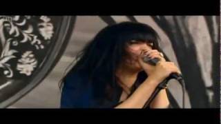 The Dead Weather - 60 Feet Tall (Live At Glastonbury 2010)