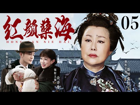 Jinsiy aloqa uchun boloniya kiyimidagi qizlar