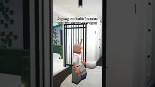 Breaking into bloxburg houses as Walter white #bloxburg #roblox