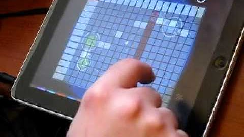 Dr.Nemmo demonstrates the iPad and the Reactable app.