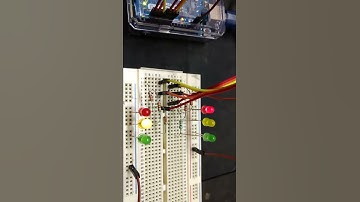 Semáforos en funcionamiento-Arduino UNO