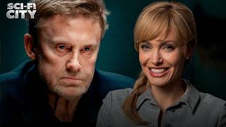 Evelyn Salt Accused of Being a Russian Mole Salt Angelina Jolie Chiwetel Ejiofor