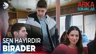 Haydar Berk, Şule'nin arkadaşına posta koyuyor | Arka Sokaklar 668. Bölüm