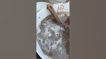 Processing raw clay using the wet method