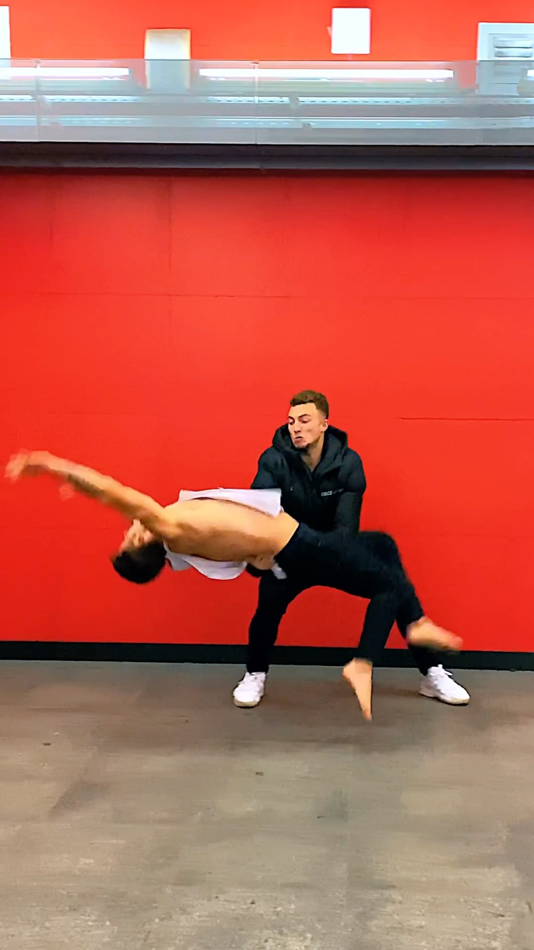Taught a Homeless Man How to Do a Backflip?#kiryakolesnikov #prank #tutorial #stunt #parkour #funny