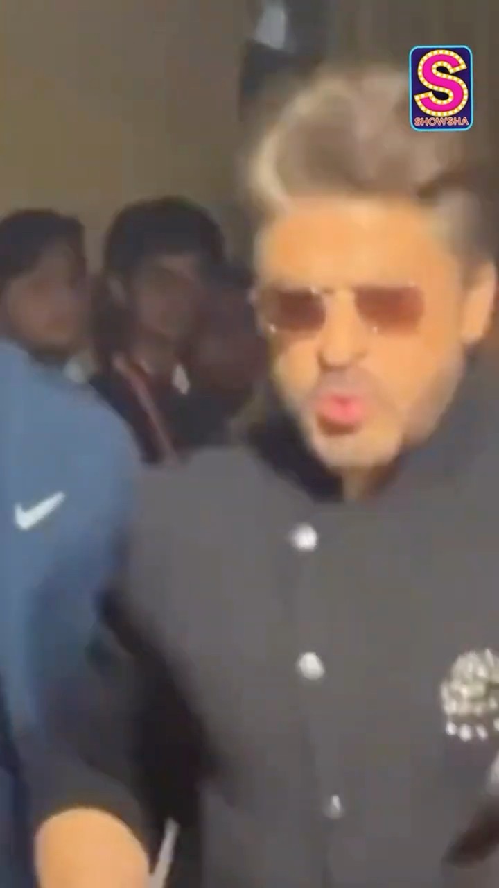 The Crowd Goes Crazy In Excitement As The King Khan Makes His Grand Entrance | English News | N18S