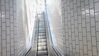 EPIC FAIL: (unknown brand) Eastbound Escalator at 2nd Street SEPTA Metro Station - Philadelphia PA