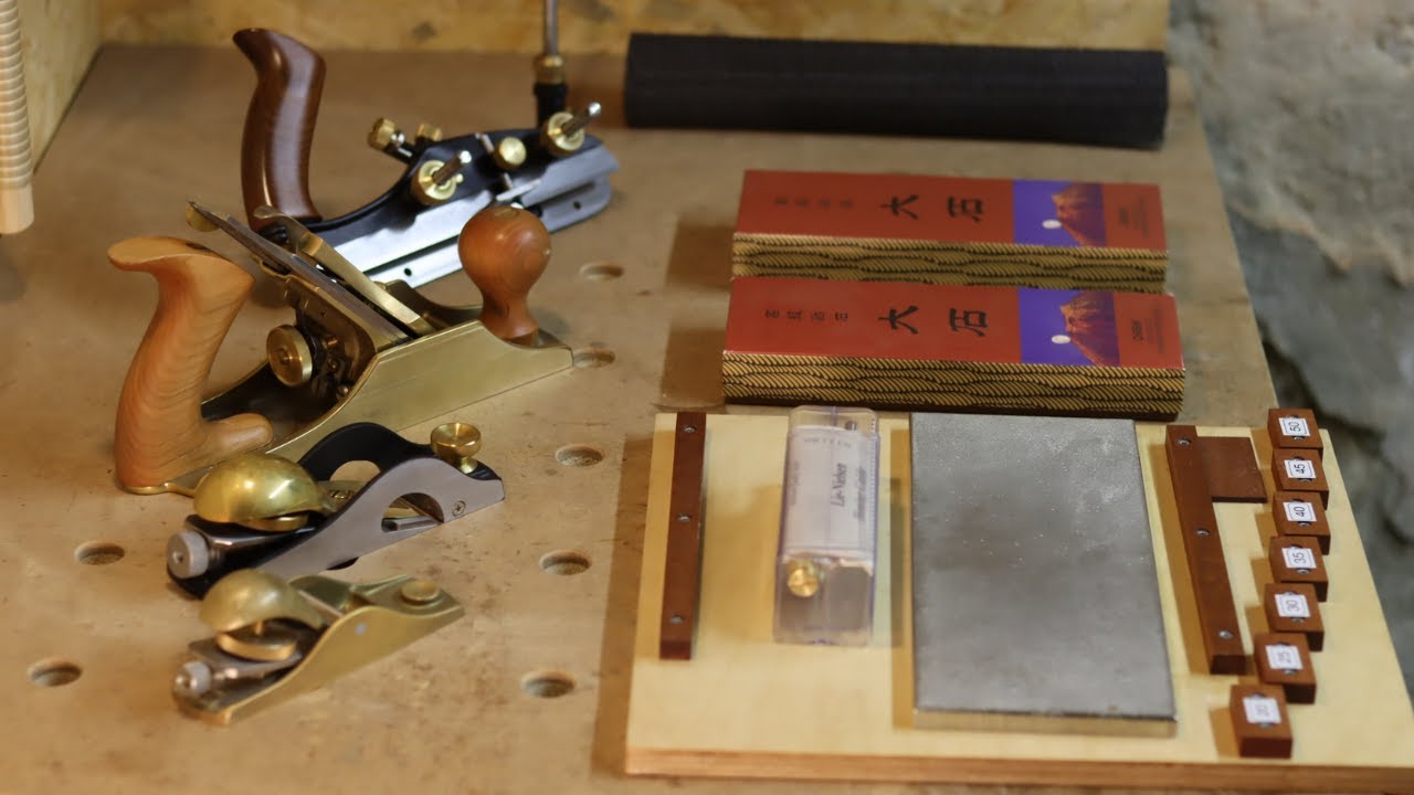 How I sharpen my Plane Blade - YouTube