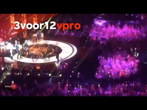 Eurovision Songcontest: Douwe Bob rent van het ene naar het andere podium