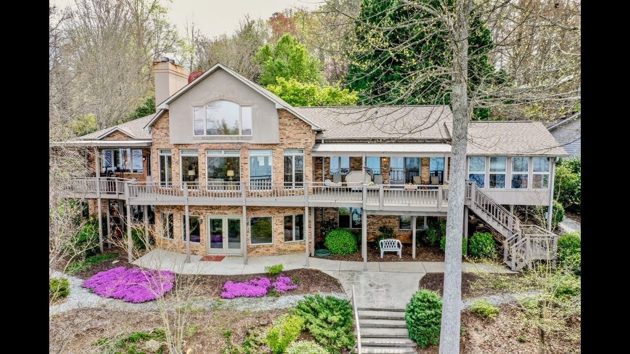 928 Lakecrest Dr Seneca, SC Lake Keowee The Patti and Gary Cason Team