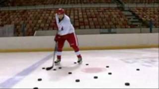 Unbelievable ! hockey tricks ( Sidney Crosby, Pavel Datsyuk )