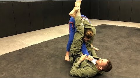 Lasso/spider guard triangle when opponent stands. #jiujitsu #chicago #brazilianjiujitsu