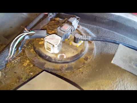 2006 Toyota Highlander Hybrid fuel pump / sending unit REMOVAL   (level sensor)