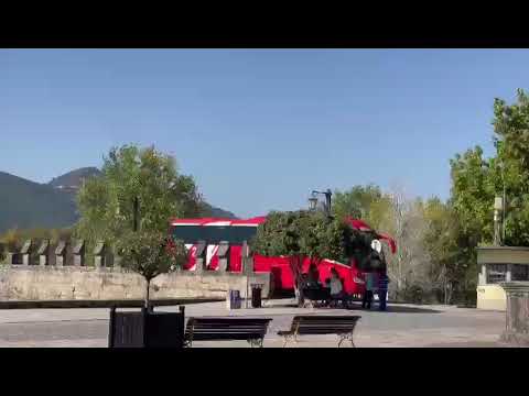 Autocarro atravessa ponte histórica pedonal em Ponte de Lima | Altominho TV