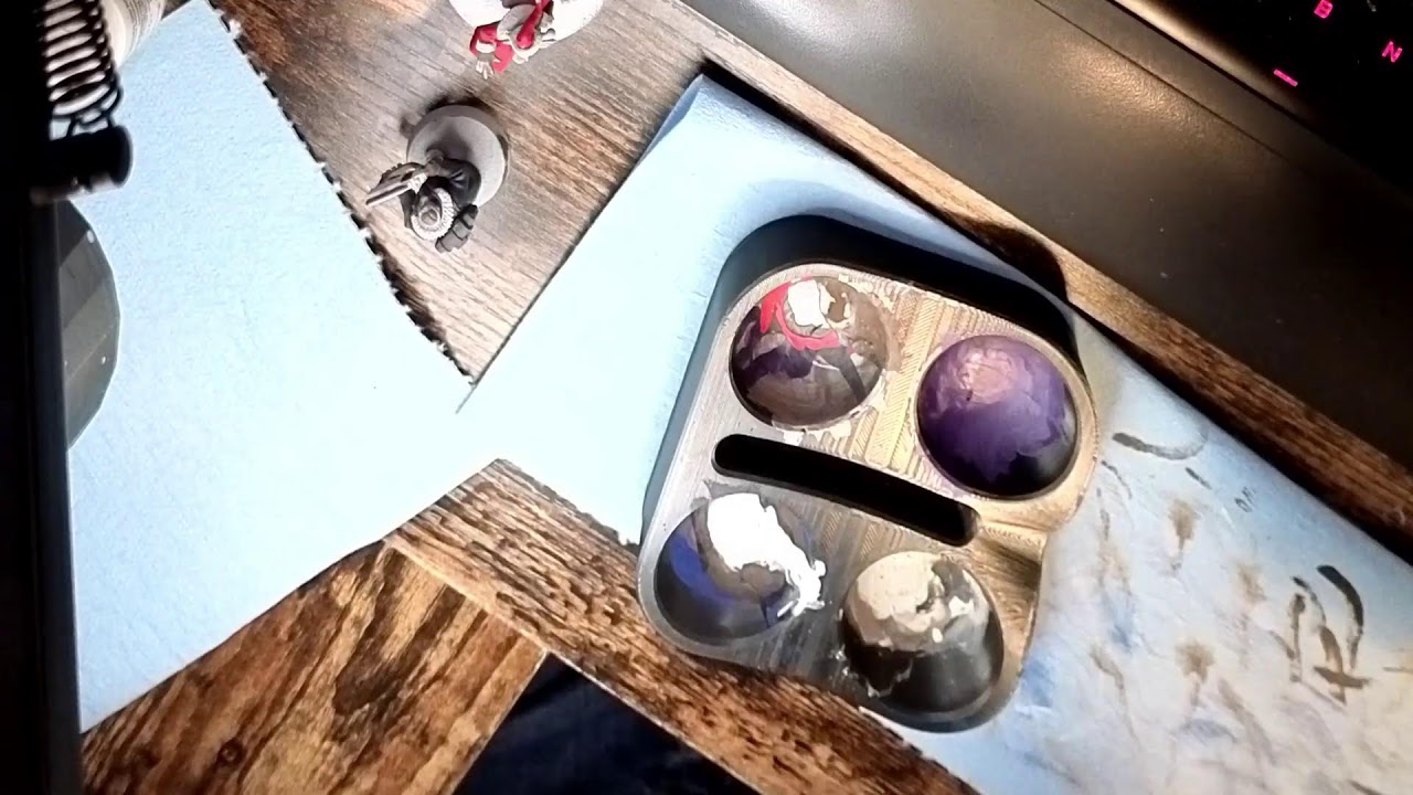 Painting: Mini's, paint and now a magnifier!