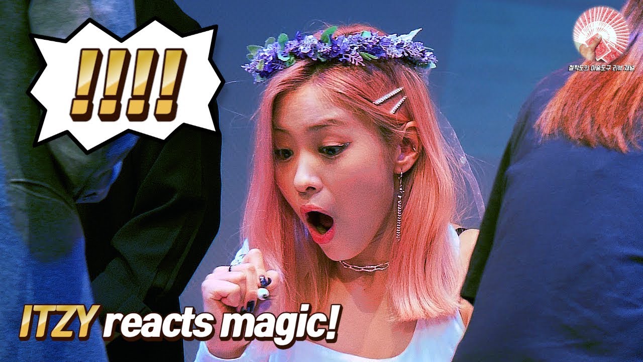 ITZY ICY fan sign event | ITZY reacts magic! | 190803 신촌 팬사인회 직캠