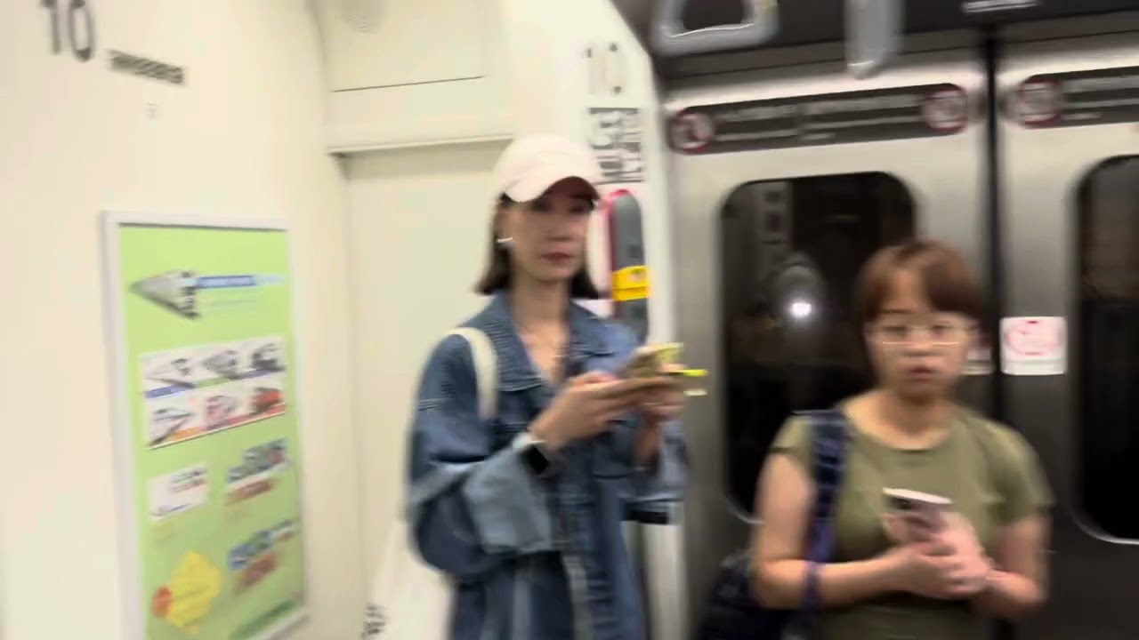 因受桃園建國東路平交道死傷事故！154次EMU3000型新自強號（藍）接駁上2254次區間車情況