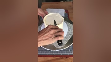 Sharp Edges on Buttercream Cakes