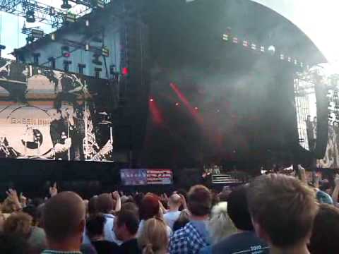 Alison & Holiday - Green Day at Manchester 16th Ju...