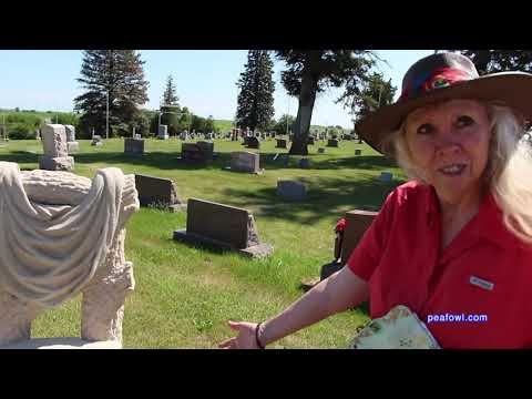 Devils Chair Cemetery, Guthrie Center, Ia.  Travel USA, Mr. Peacock & Friends, Hidden Treasures