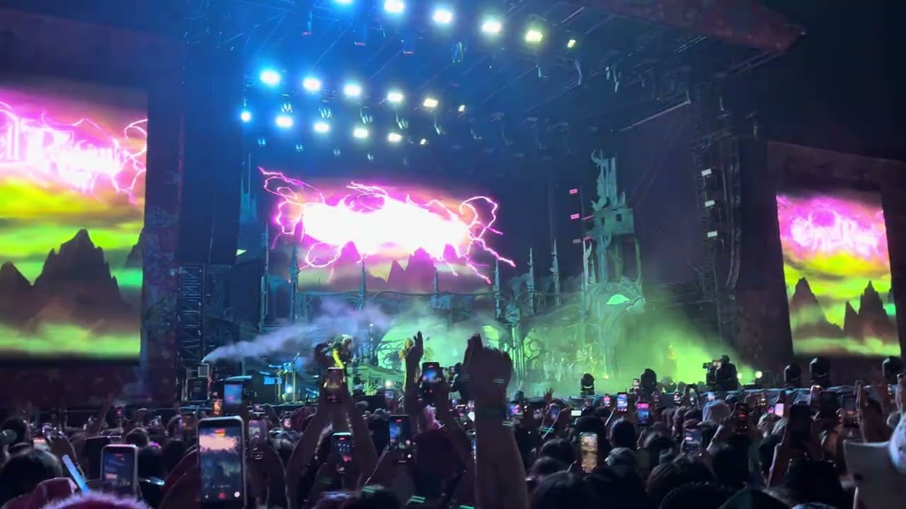 Chappell Roan - Super Graphic Ultra Modern Girl @LanewayFestival 