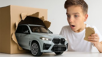 Mark gets a giant 1 to 18 BMW X5M model in collection