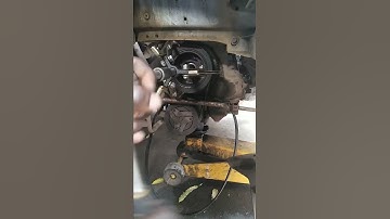 How To Remove Stuck Crankshafts Pulley in your Car #shorts