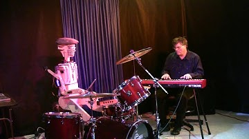 Robot Drummer - Spruce Deuce v1.2