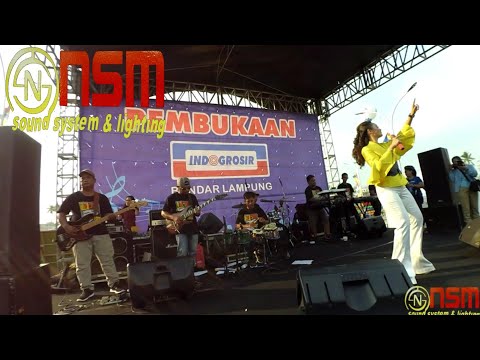 Juragan Empang bersama Zaskia gotik.