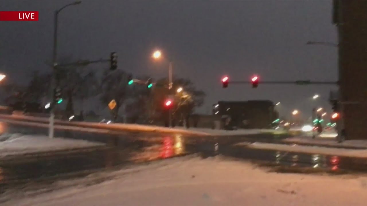 Live at 7: Heavy, but fluffier snow so far in Quad Cities - YouTube