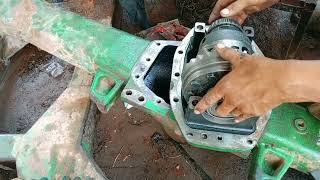 John Deere tractor USA repair the Tractor front ជួសជុលប៉ុងមុខត្រាក់ទ័រចនឌៀ