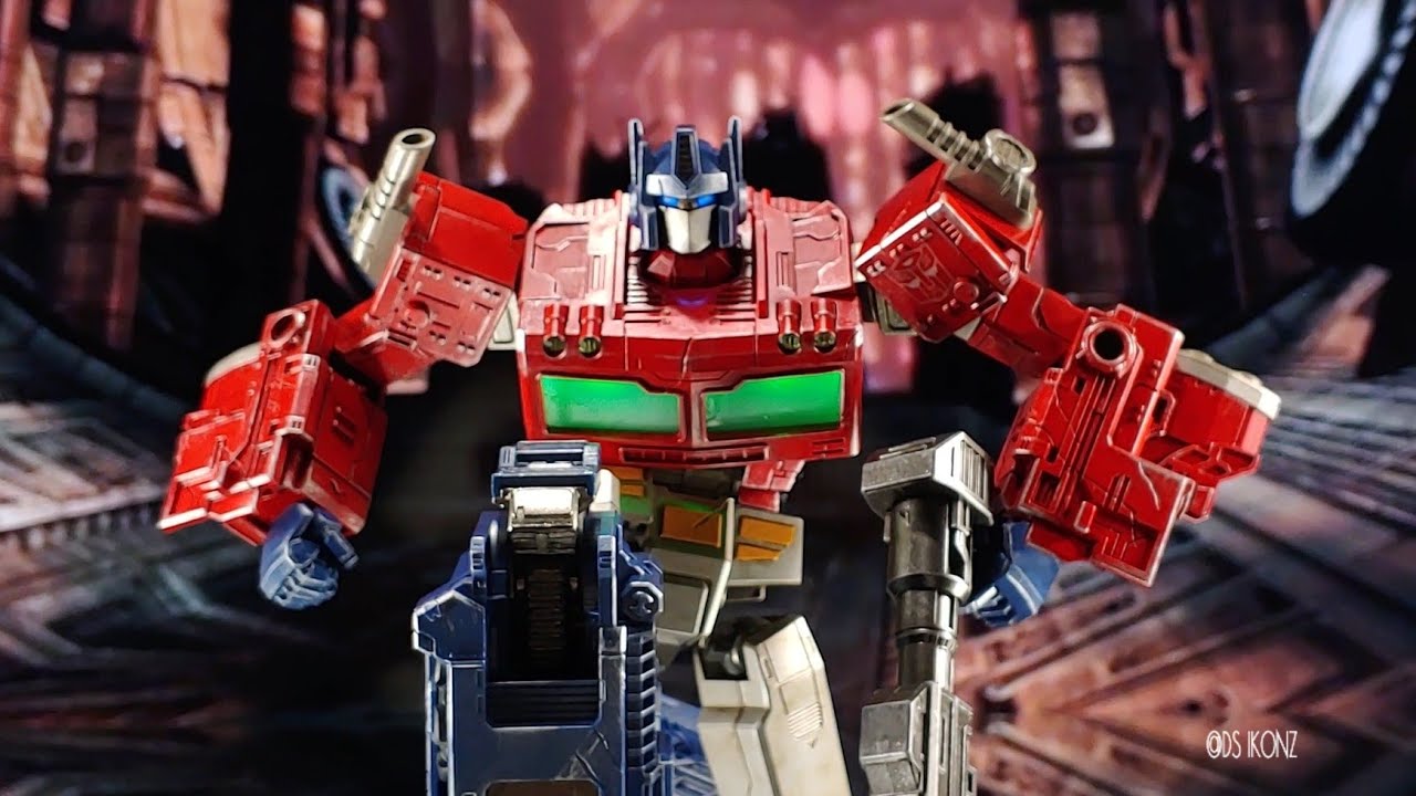 OPTIMUS PRIME Threezero Transformers SIEGE War For Cybertron DLX Figure Spotlight & Poses