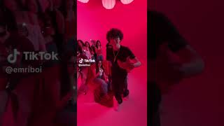 Emri̇boi̇ New Tt Vidio