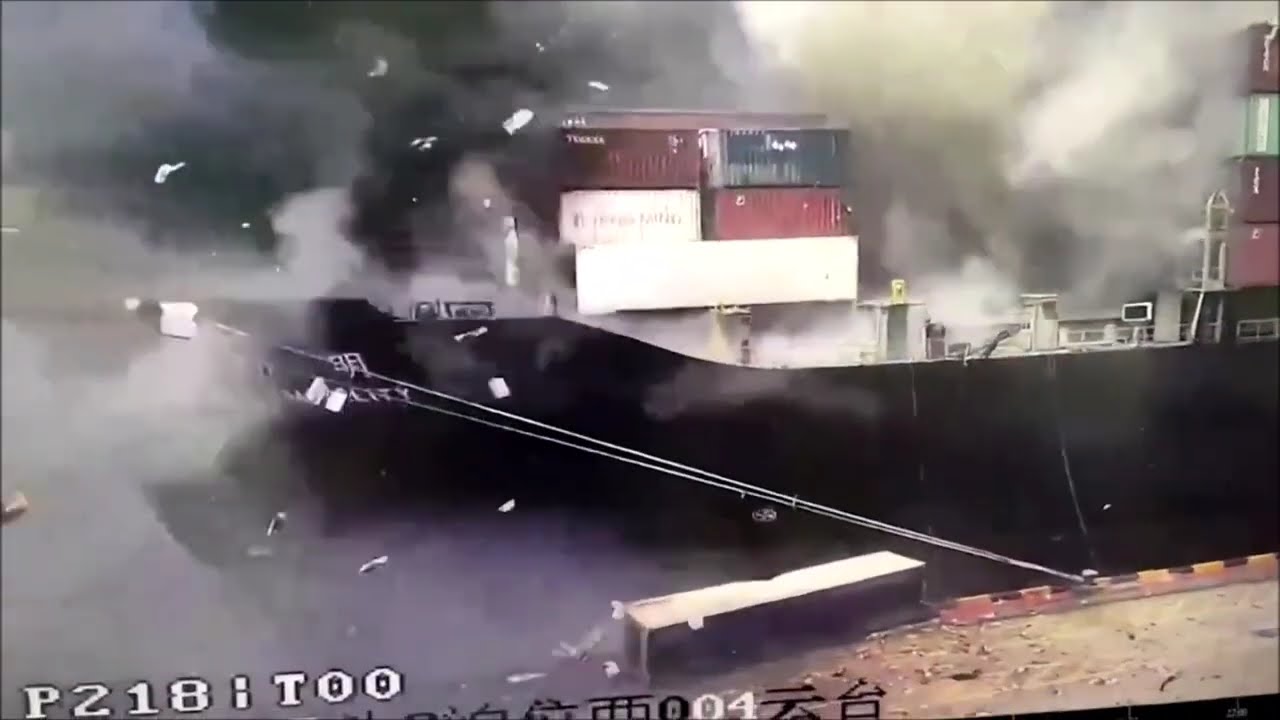 Powerful explosion occurred on a container ship in China's Ningbo-Zoushan port