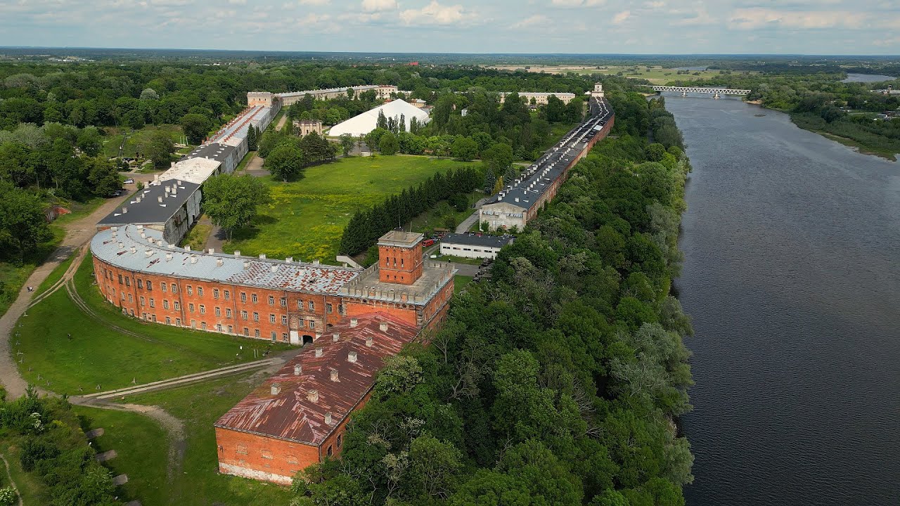 Twierdza Modlin – Drone Journey Over Modlin Fortress [4K]