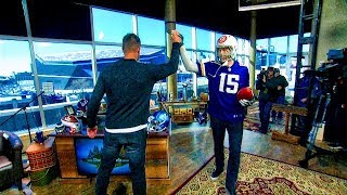 Packers QB Aaron Rodgers Throws Passes to McLovin, Nearly Destroys Window | 2/1/18