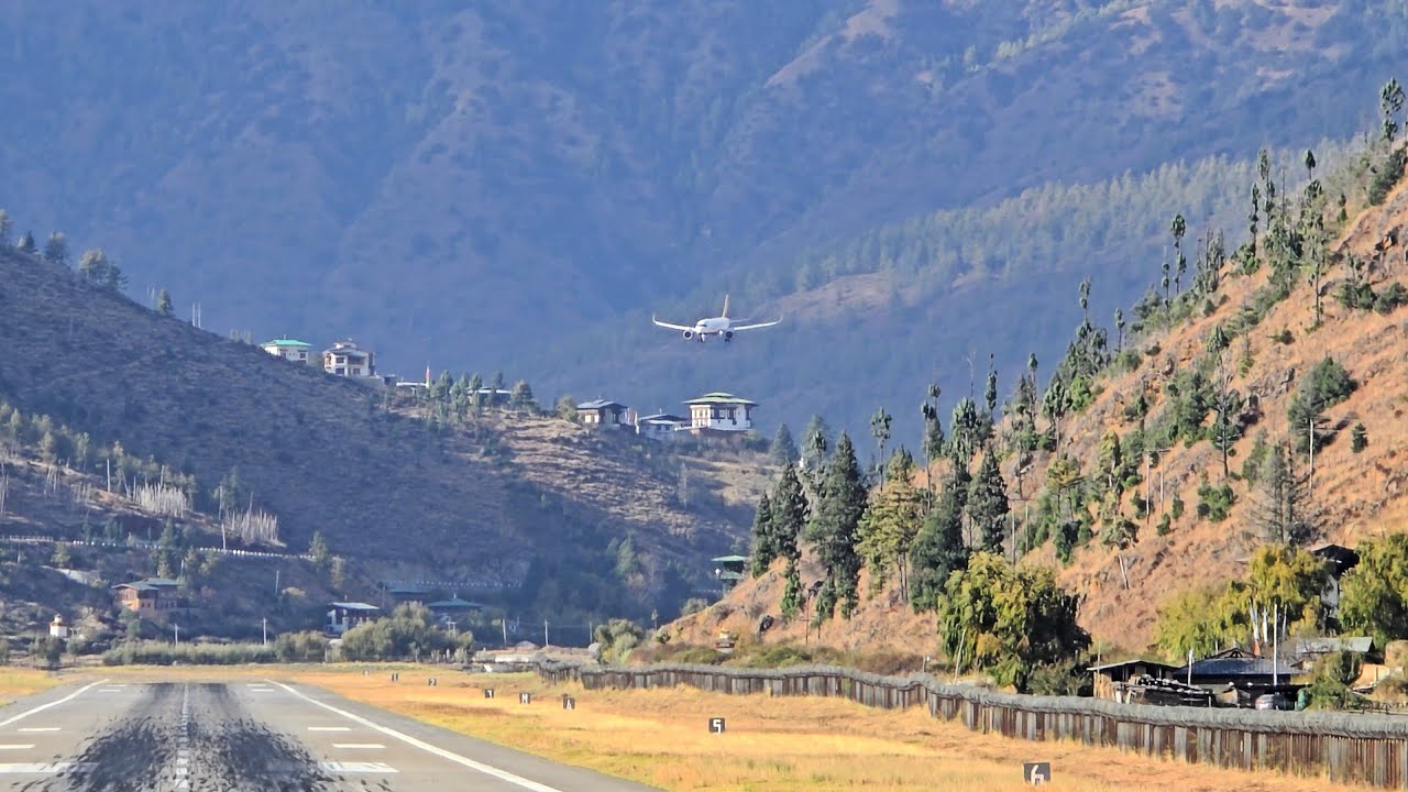 drukair-airbus-a320-neo-landing-on-runway-15-in-gusty-winds-paro