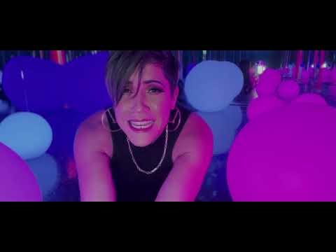 Izis La Enfermera de la Salsa - Por Tanto (Official Video)