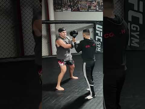 Day 22 Learning Muay Thai - Back to the basics mainly striking #muaythai #ufc #mma