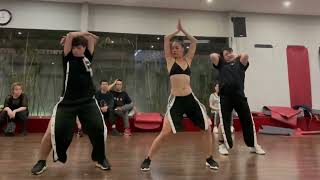 Gái Độc Thân - TLINH (Single Lady) | Dance cover by Bella